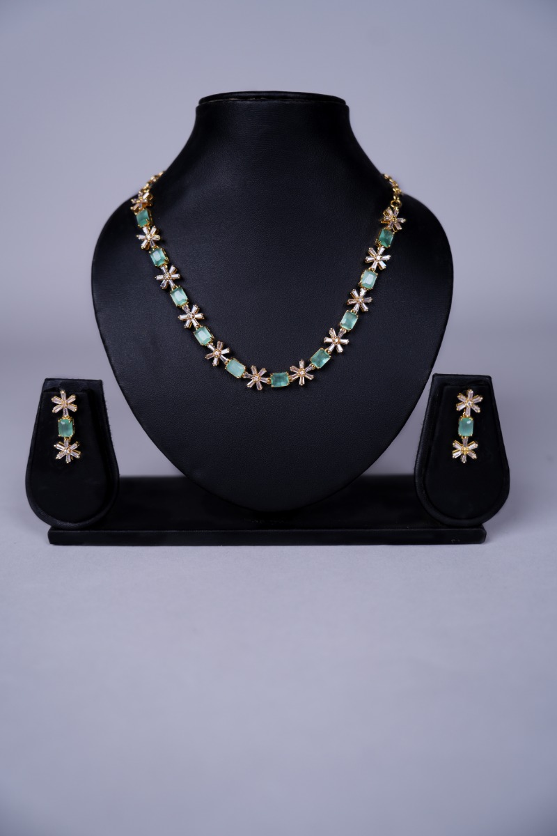 Gold Plated Pastel Green Gemstone Detailing Elegant Necklace Set