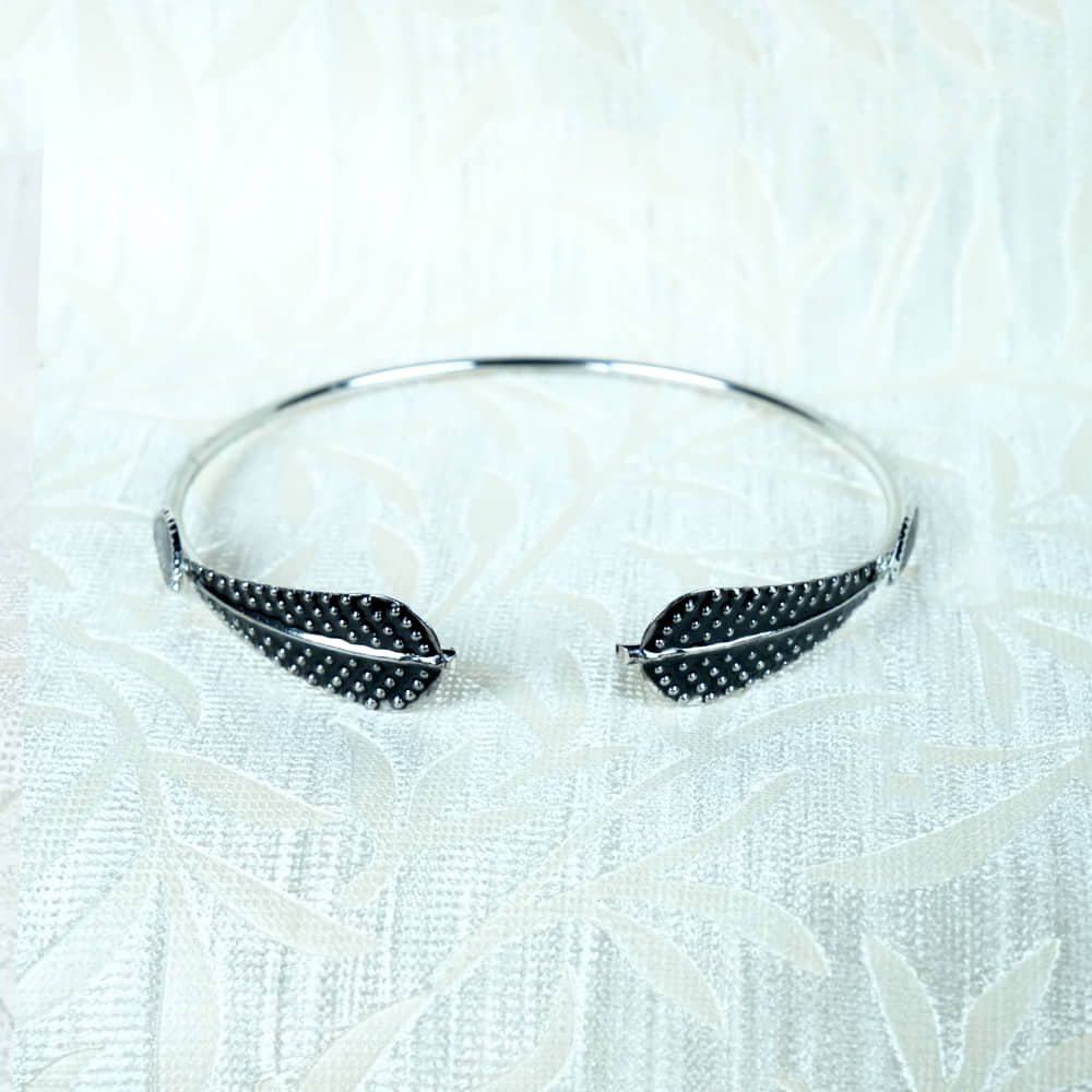 Silver Plating Bracelet with Black Enamel (Pack of 6)